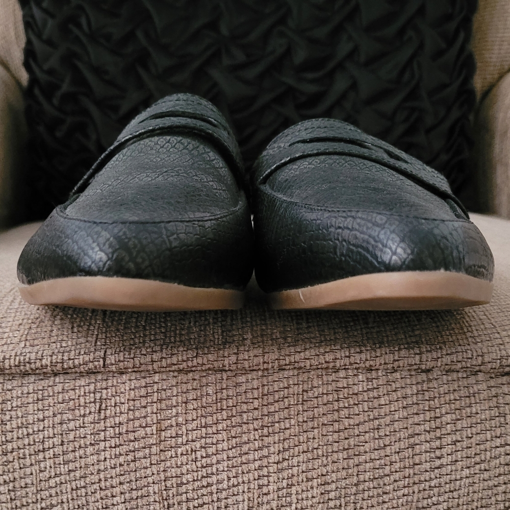 A RIDER GIRL FAUX LEATHER LOAFER MULE SLIDES - Picture 6 of 11